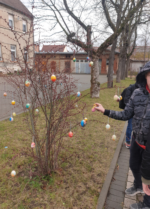 Osterbaum schm&uuml;cken 